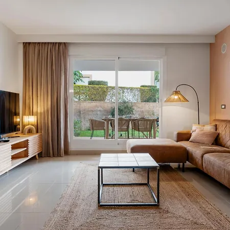 Casa Livia Met Aupingbedden Estepona
