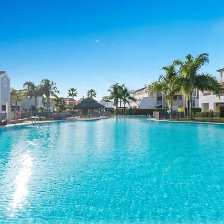 Casa Livia Met Aupingbedden Estepona