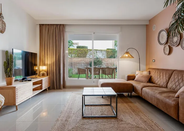 Casa Livia Met Aupingbedden Estepona