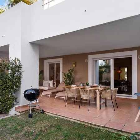 Casa Livia Met Aupingbedden Estepona